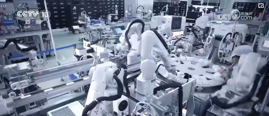 我國機(jī)器人領(lǐng)域基礎(chǔ)研發(fā)能力顯著提升，創(chuàng)新產(chǎn)品加速融入多元場景